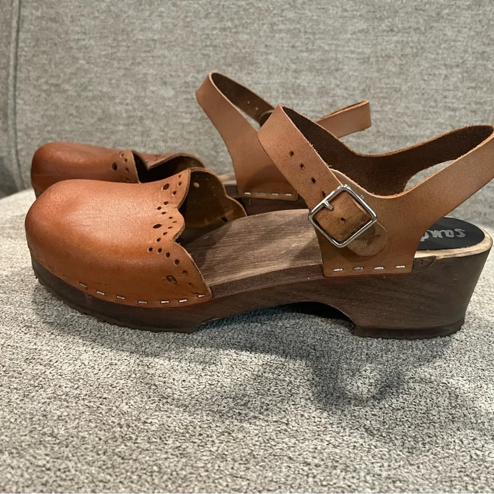 Sandrens Milan Scalloped Edge Sandal Clogs - Picture 4 of 8